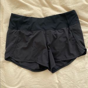 Black Speed Up Short Lululemon (SZ6: 4” inseam)